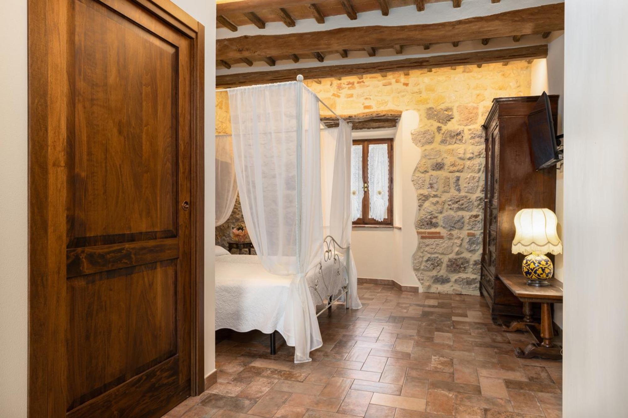 Sognare Nel Castello Hotel Monteriggioni Exterior photo