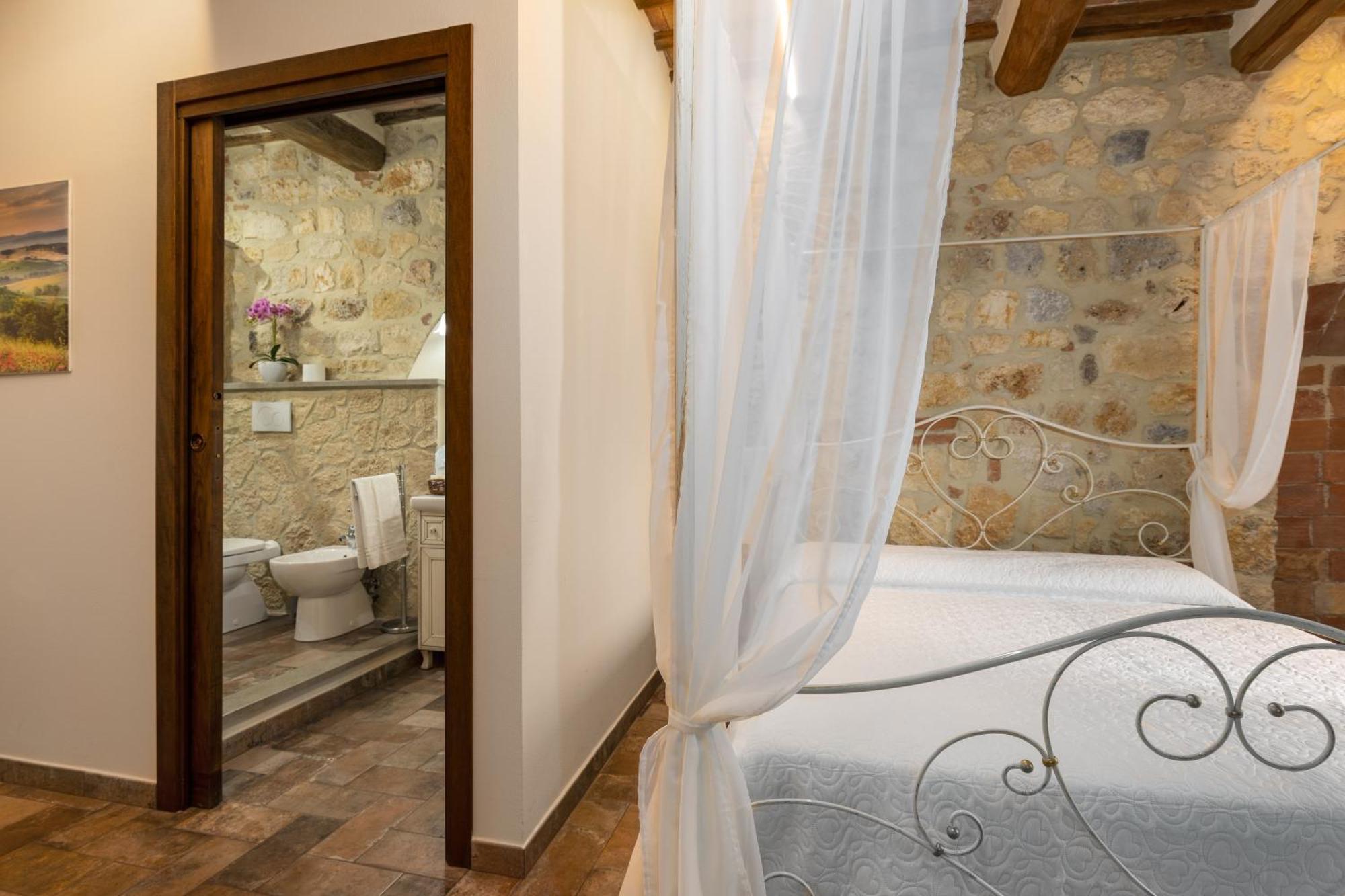 Sognare Nel Castello Hotel Monteriggioni Exterior photo